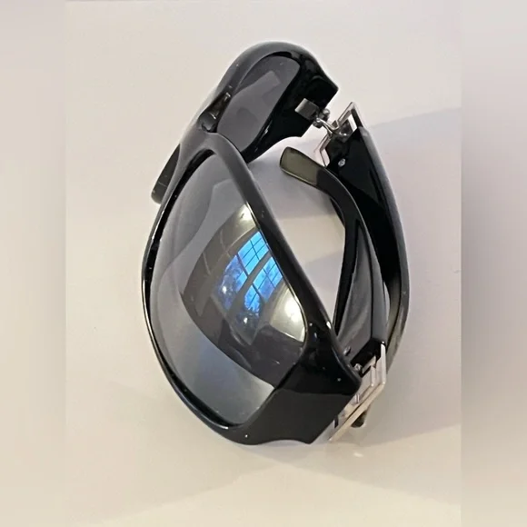 Stylish Black Sunglasses - Picture 7 of 9